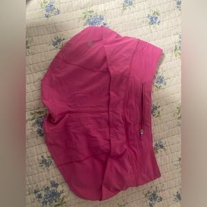 Lululemon speed ups low rise
2.5 in 
Size 4